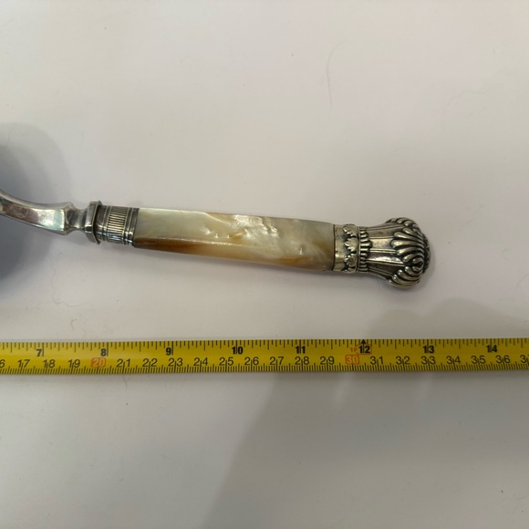 Antique elegant crumb catcher silver with mother of pearl handle - Picture 4 of 13